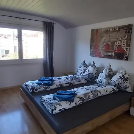 Ferienhaus Niesenblick 펜션 슈피츠